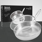 Savoré Kitchen RVS hapjespan 28 cm met glazen deksel en productverpakking